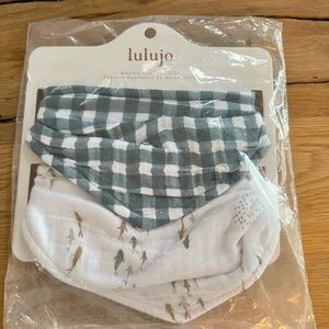 lulujo. Baby bandana bibs. 2 piece Fish and Navy Gingham patterns. NWT.